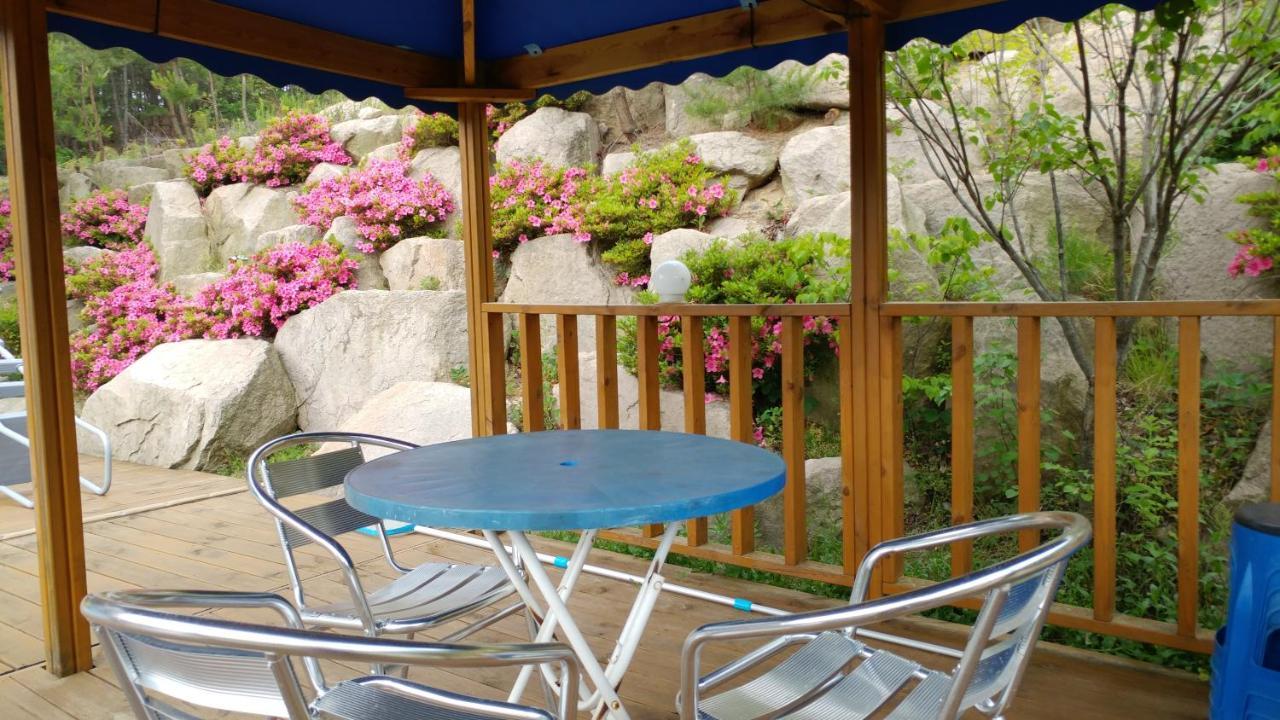 Another World Pension Gyeongju Bagian luar foto