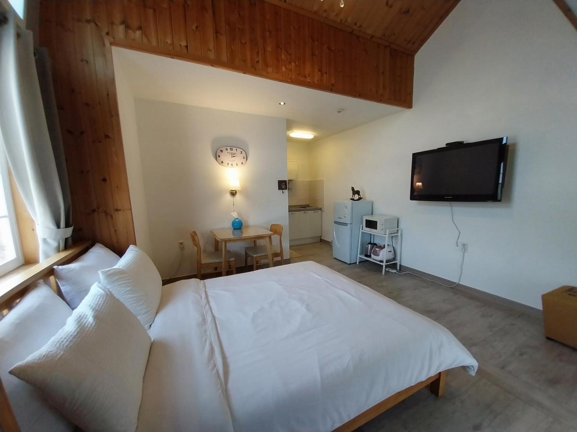 Another World Pension Gyeongju Bagian luar foto